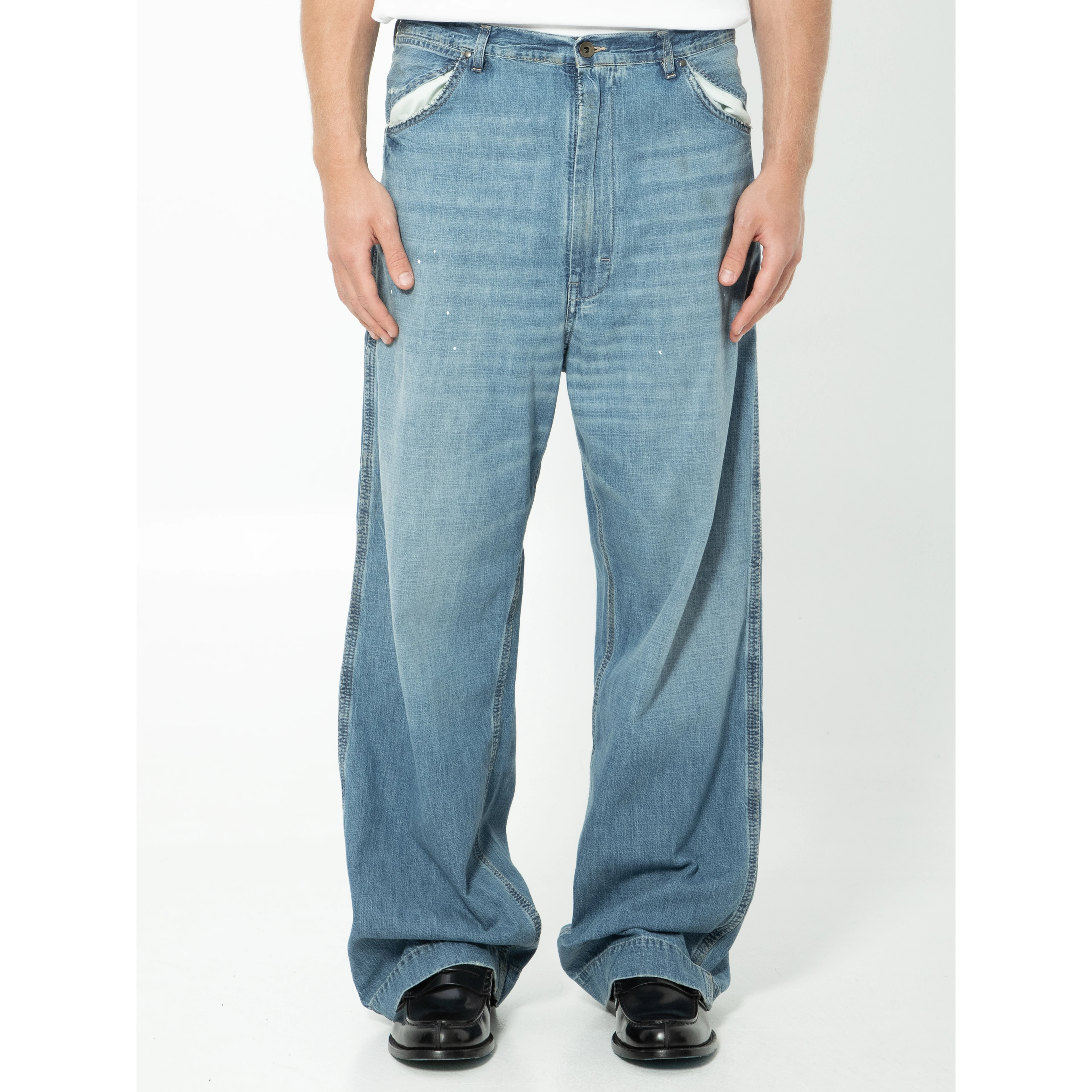 Blue wide-leg jeans