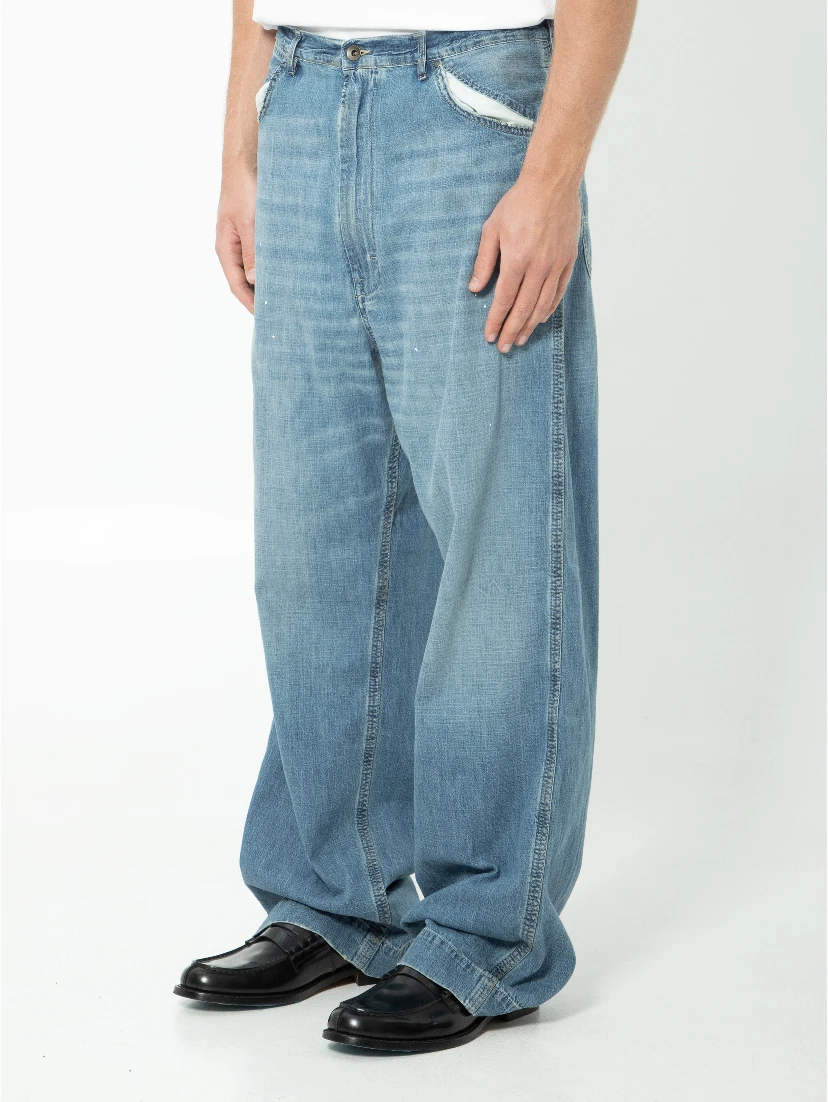 Blue wide-leg jeans