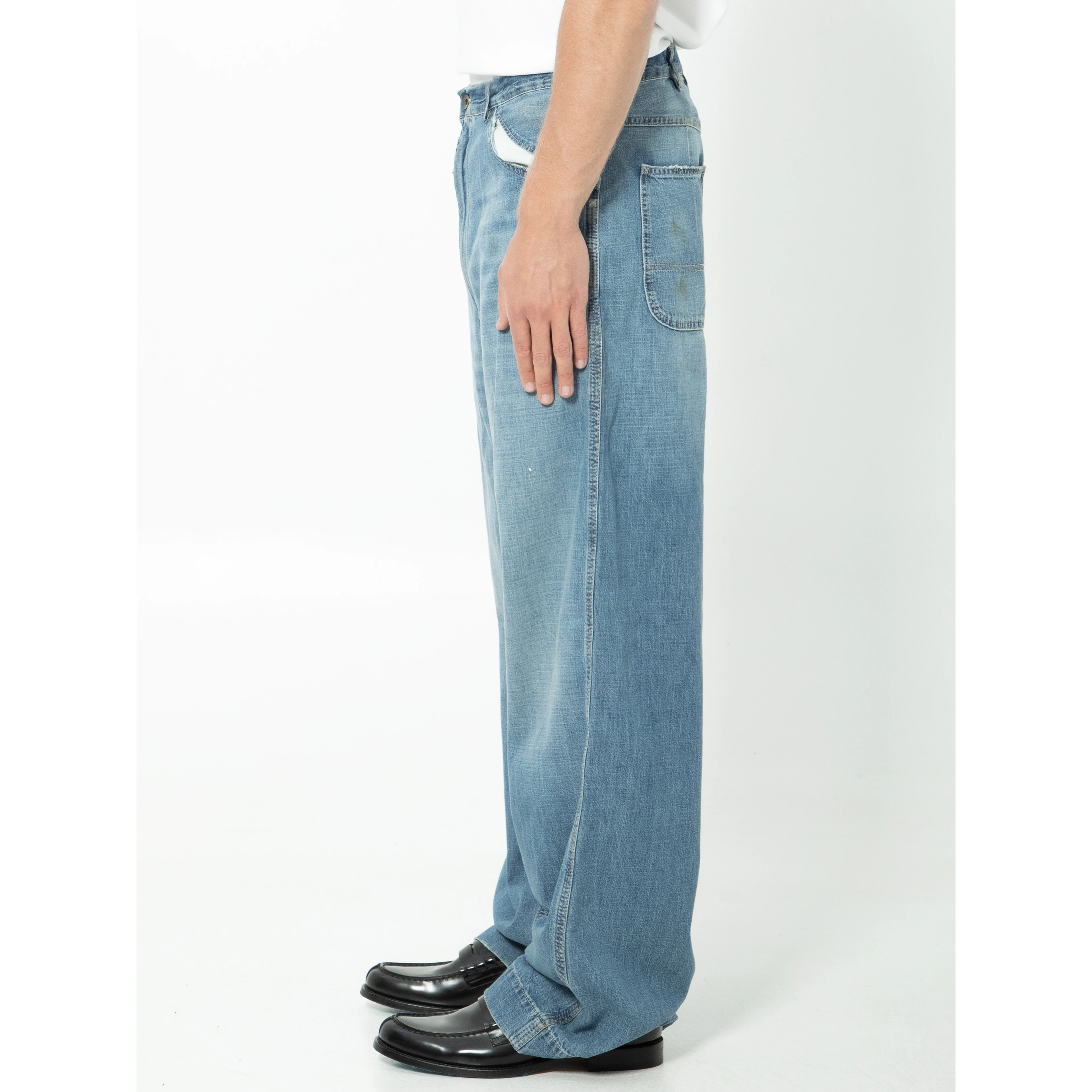 Blue wide-leg jeans