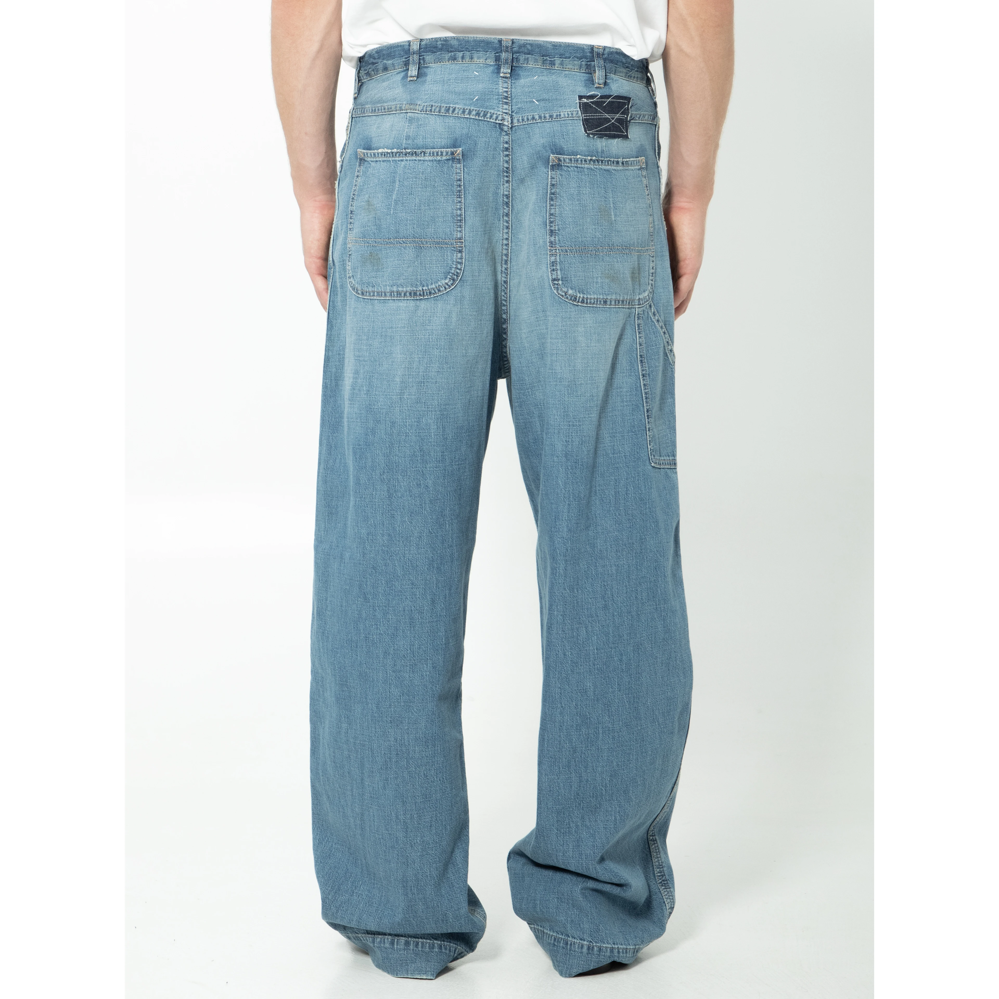 Blue wide-leg jeans