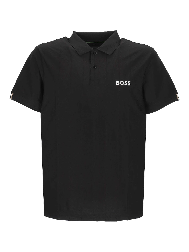 تيشيرتات وبولو سوداء من ماركة BOSS