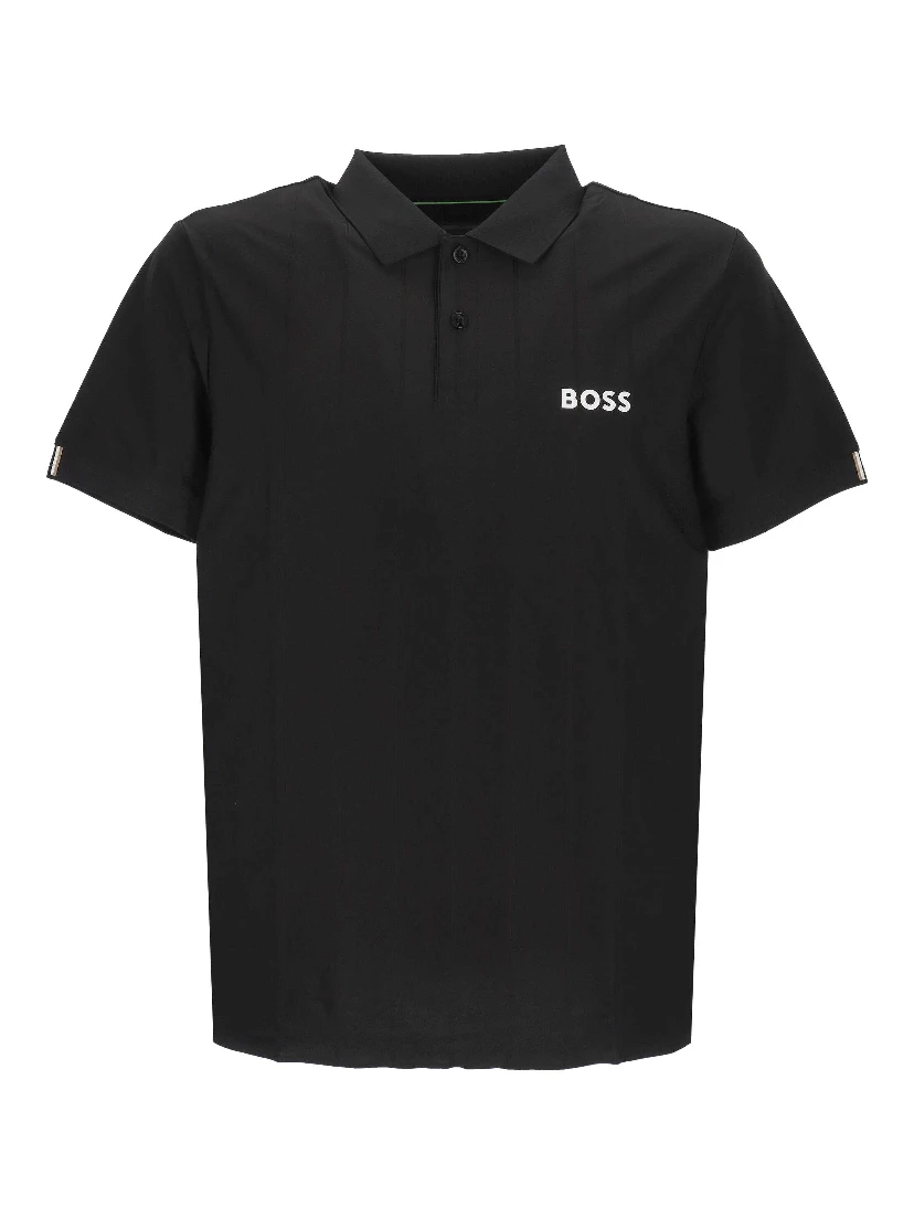 تيشيرتات وبولو سوداء من ماركة BOSS