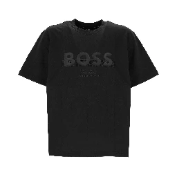 تيشيرتات وبولو سوداء من ماركة BOSS