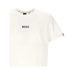 تيشيرتات وبولو بيضاء من ماركة BOSS