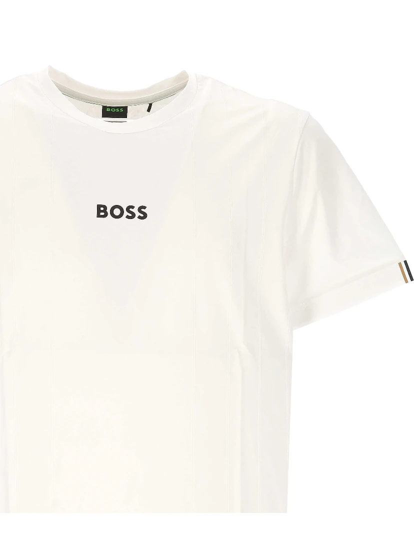 تيشيرتات وبولو بيضاء من ماركة BOSS