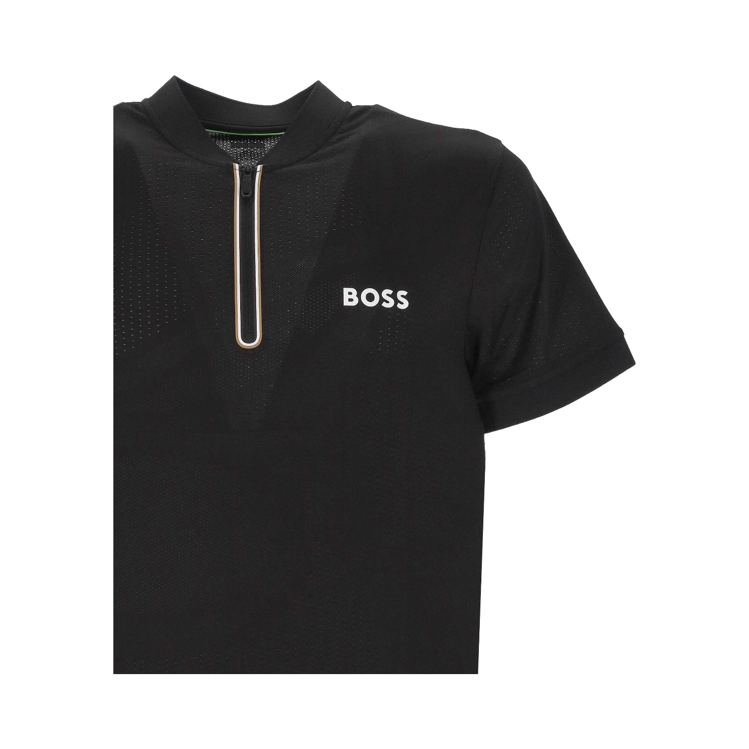 تيشيرتات وبولو سوداء من ماركة BOSS