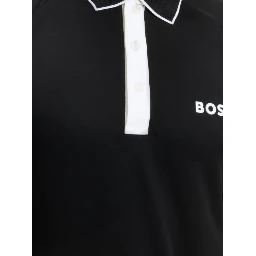 تيشيرتات وبولو سوداء من ماركة BOSS