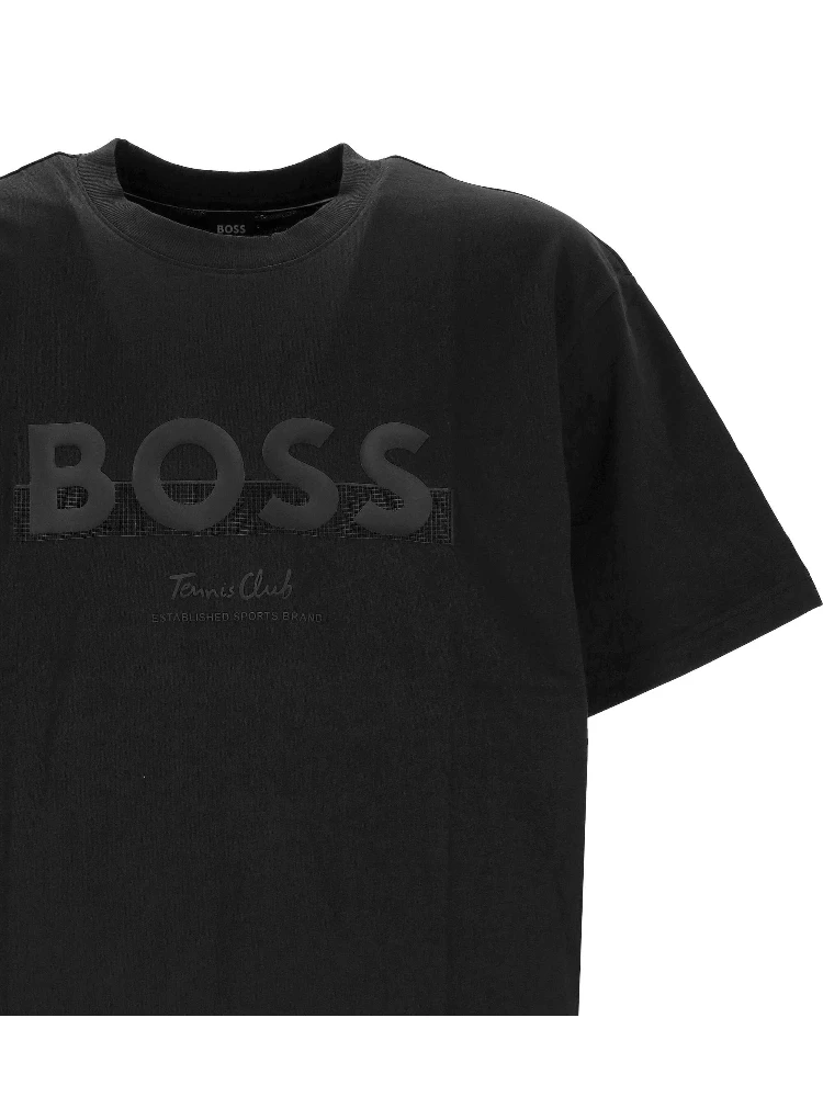 تيشيرتات وبولو سوداء من ماركة BOSS alternative
