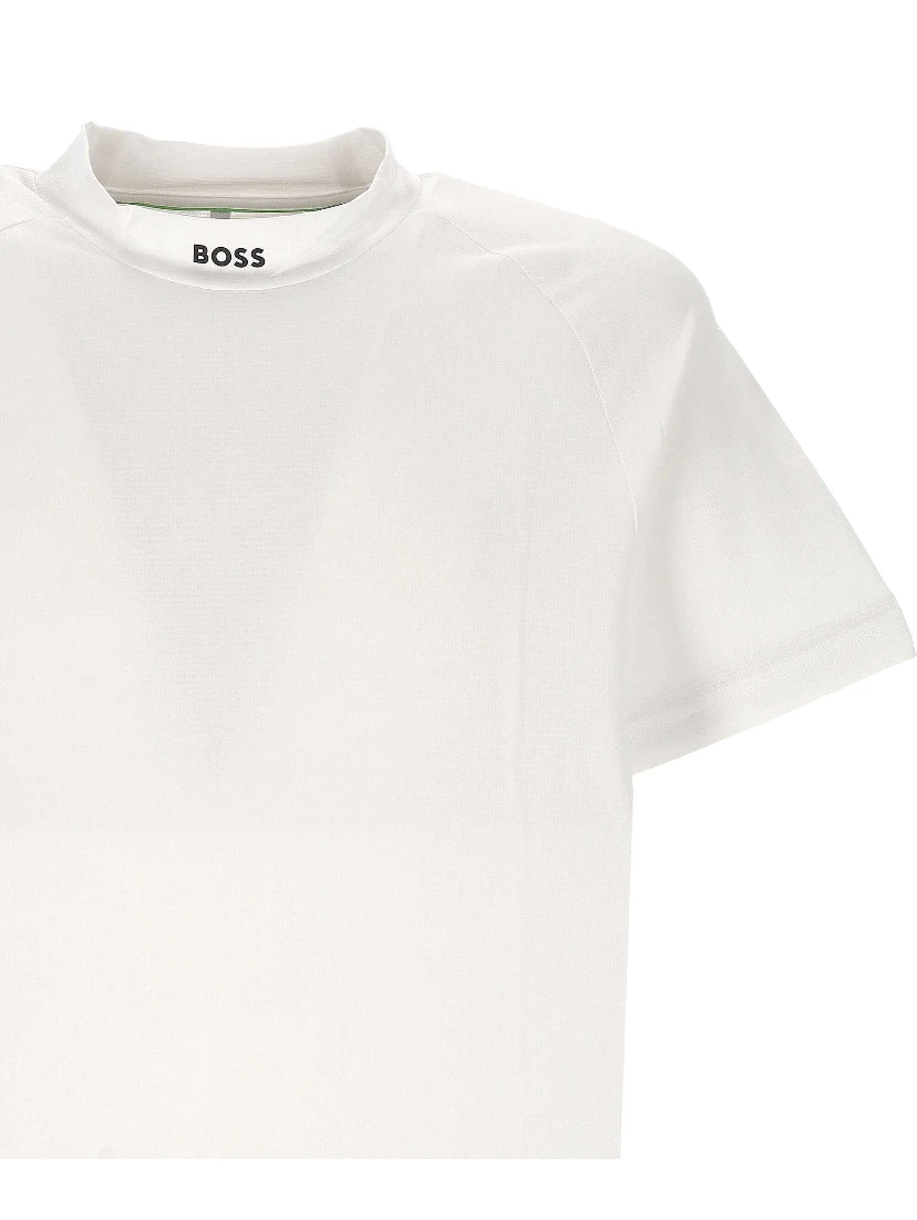 تيشيرتات وبولو بيضاء من ماركة BOSS