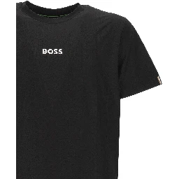 تيشيرتات وبولو سوداء من ماركة BOSS