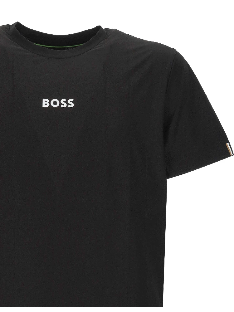 تيشيرتات وبولو سوداء من ماركة BOSS alternative