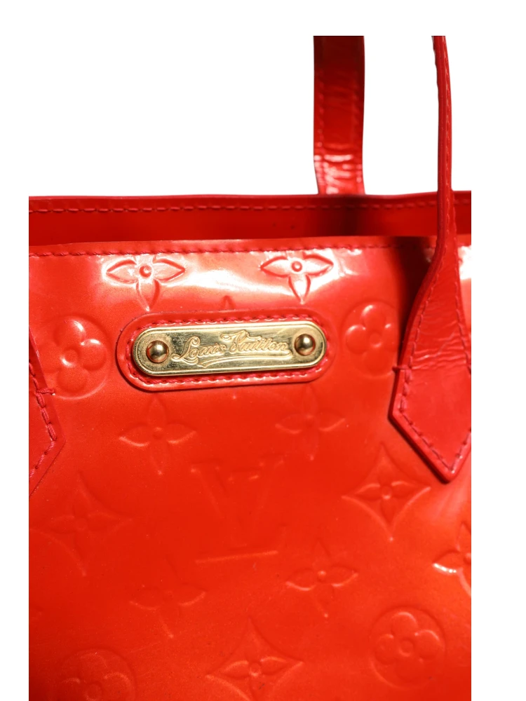 Red Monogram Vernis Wilshire PM alternative