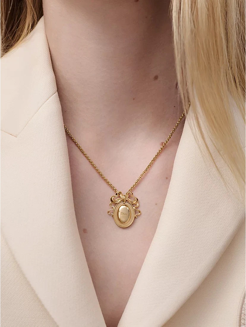 CHRISTIAN DIOR MEDALLION necklace