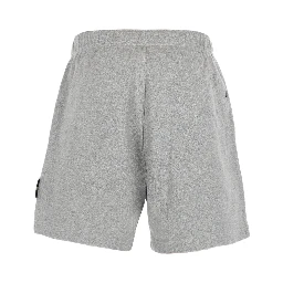 SHORTS CON PATCH LOGO