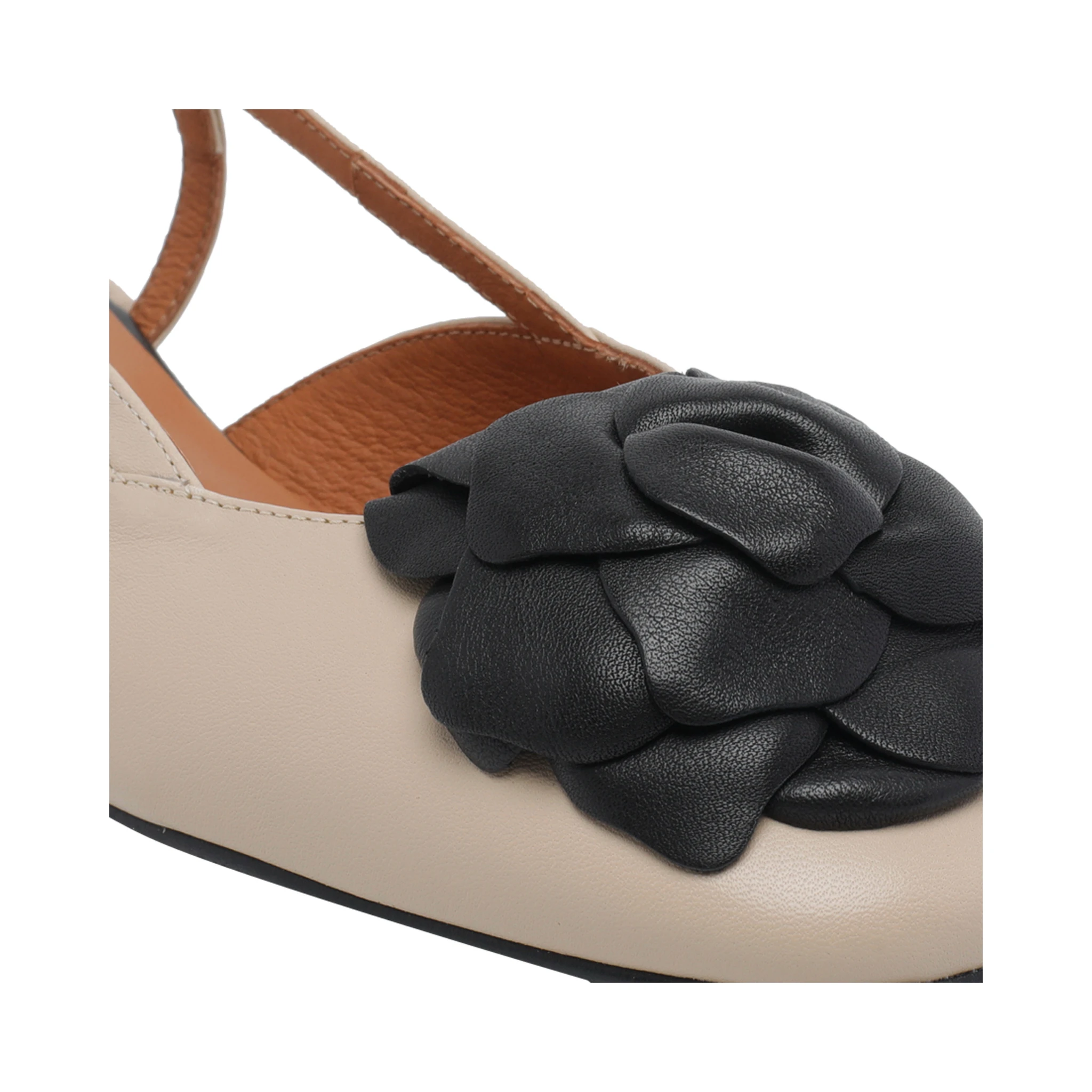 ANGEL ALARCON With Heel