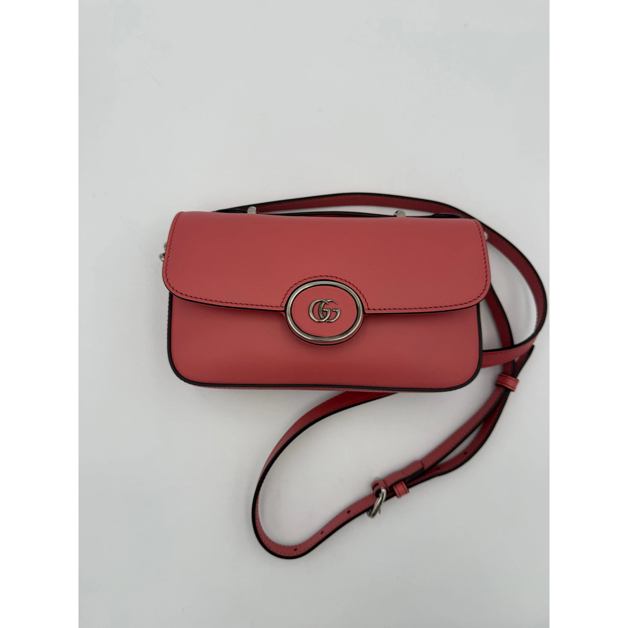 GUCCI GG Marmont in Leather Shoulder Bag