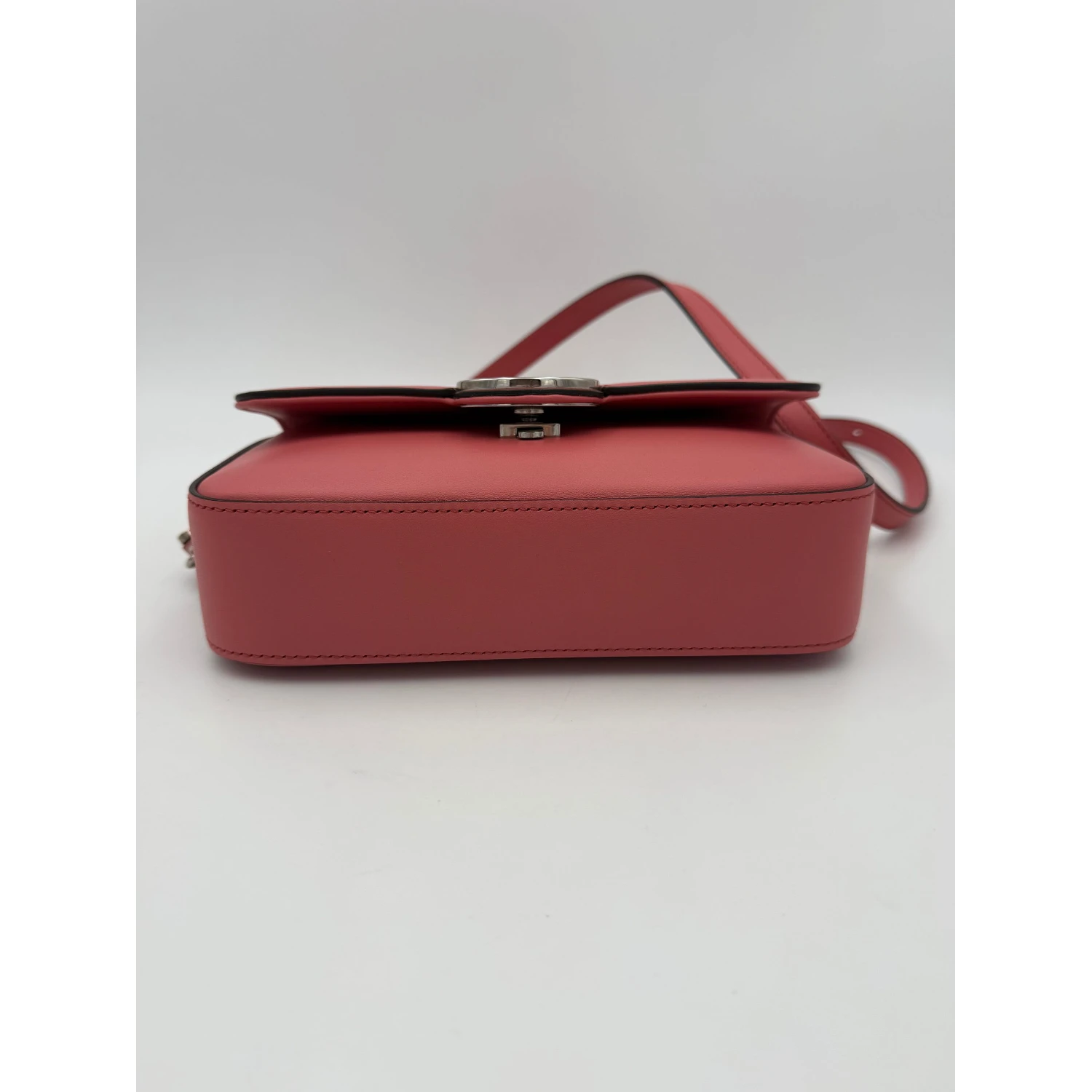 GUCCI GG Marmont in Leather Shoulder Bag