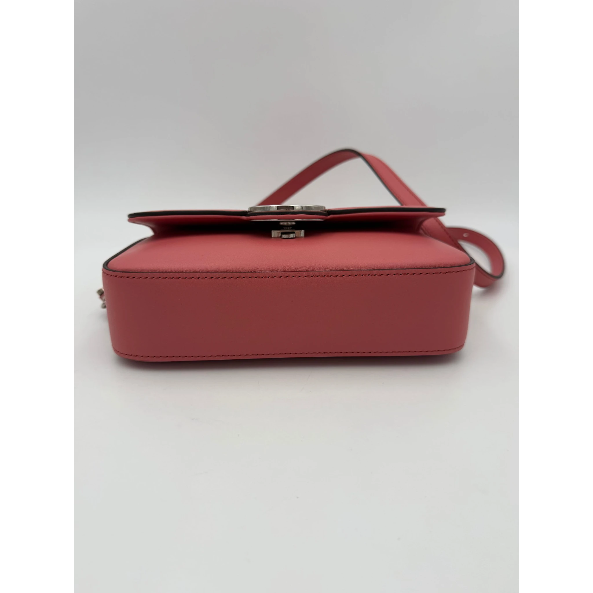 GUCCI GG Marmont in Leather Shoulder Bag