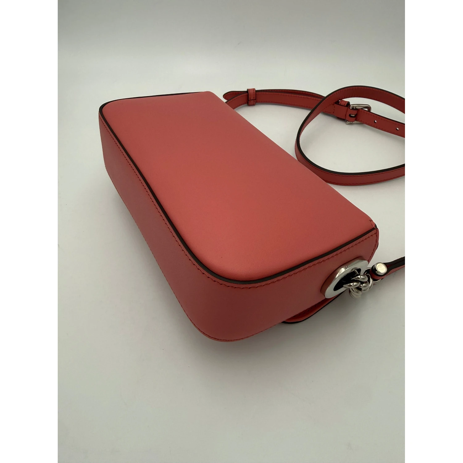 GUCCI GG Marmont in Leather Shoulder Bag