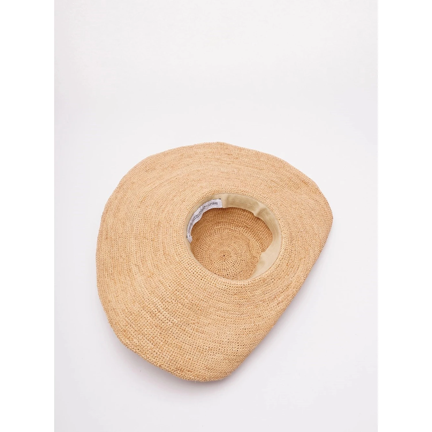 Hat in rafia
