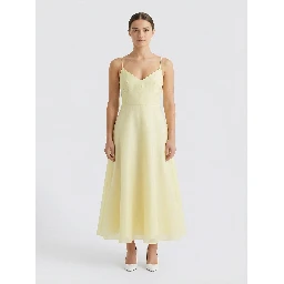 فستان من الأورجانزا الثلاثية