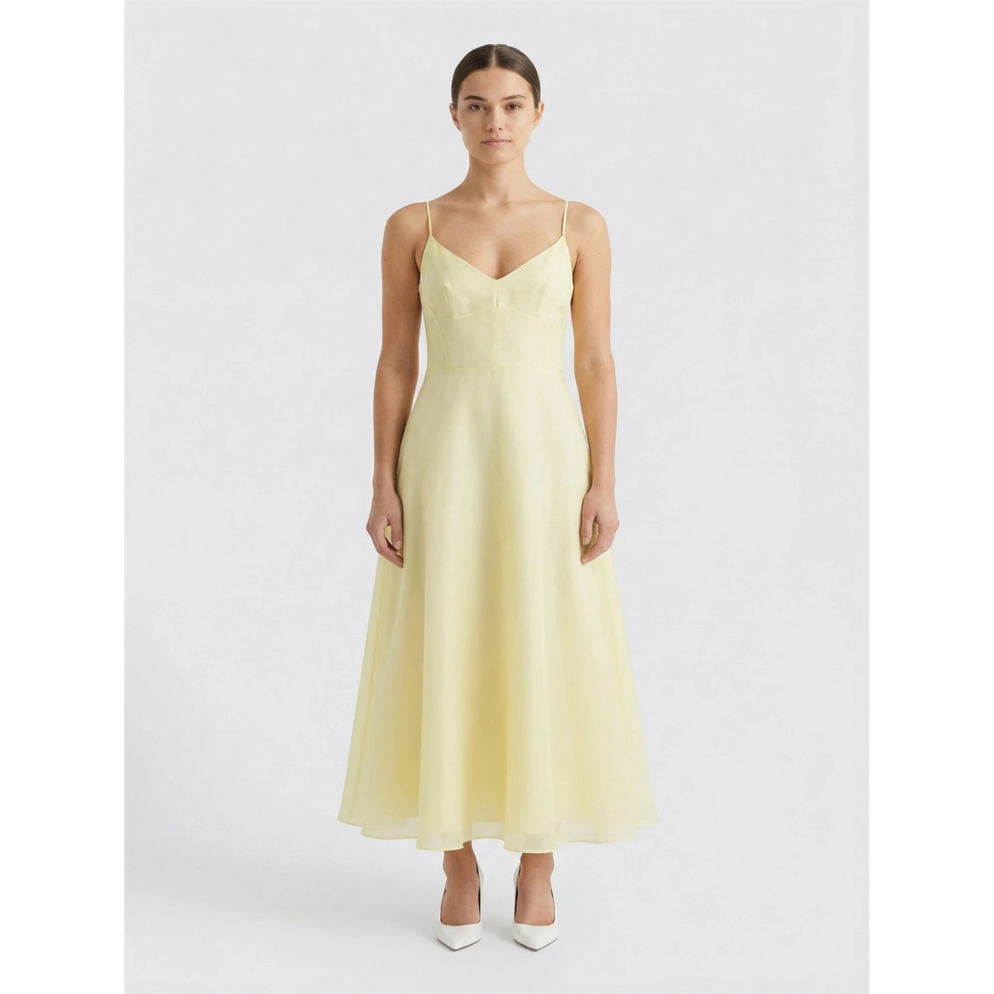 فستان من الأورجانزا الثلاثية