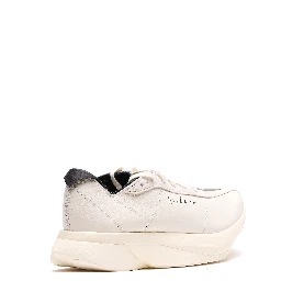 حذاء رياضي أبيض من طراز Y-3