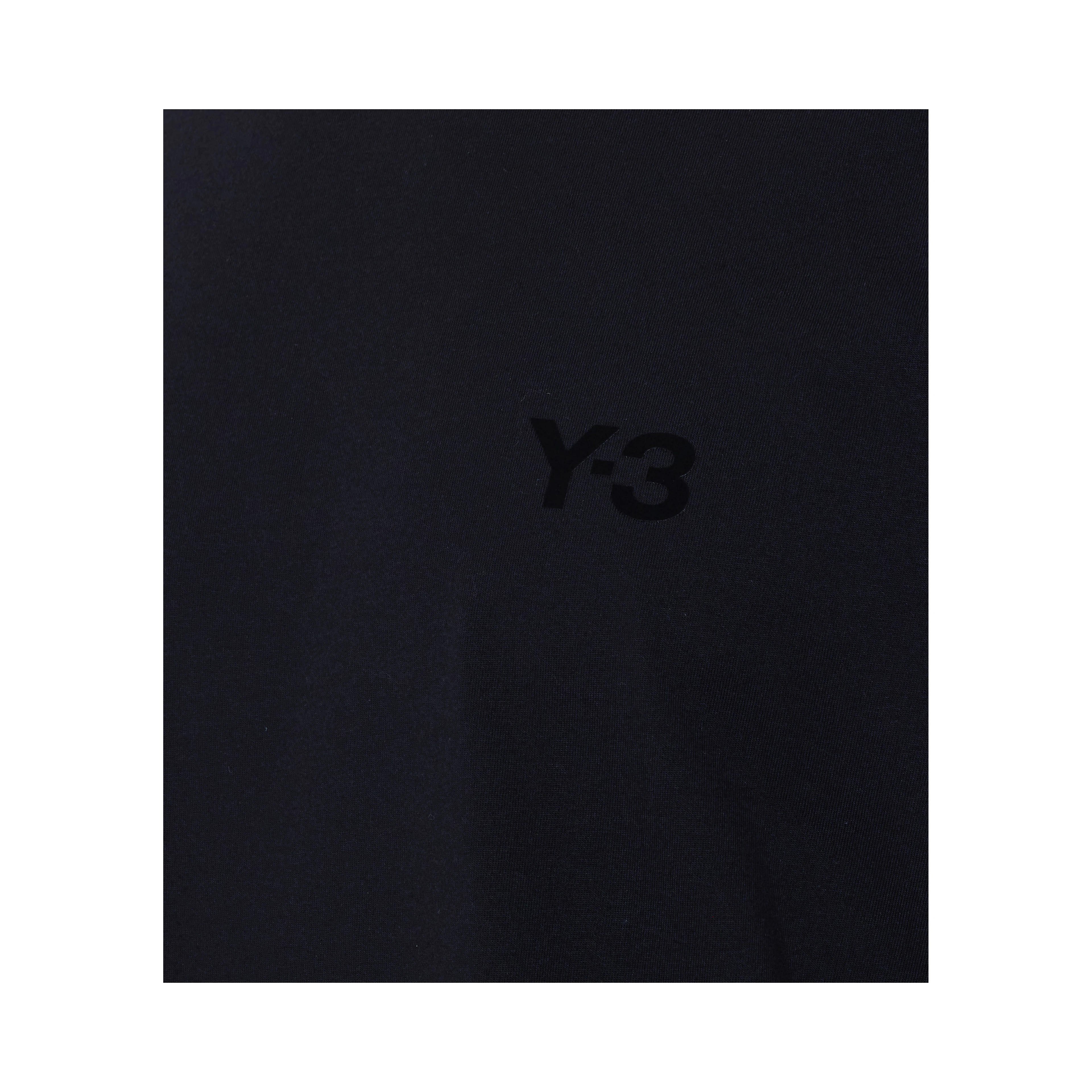 تيشيرتات وبولو سوداء من Y-3