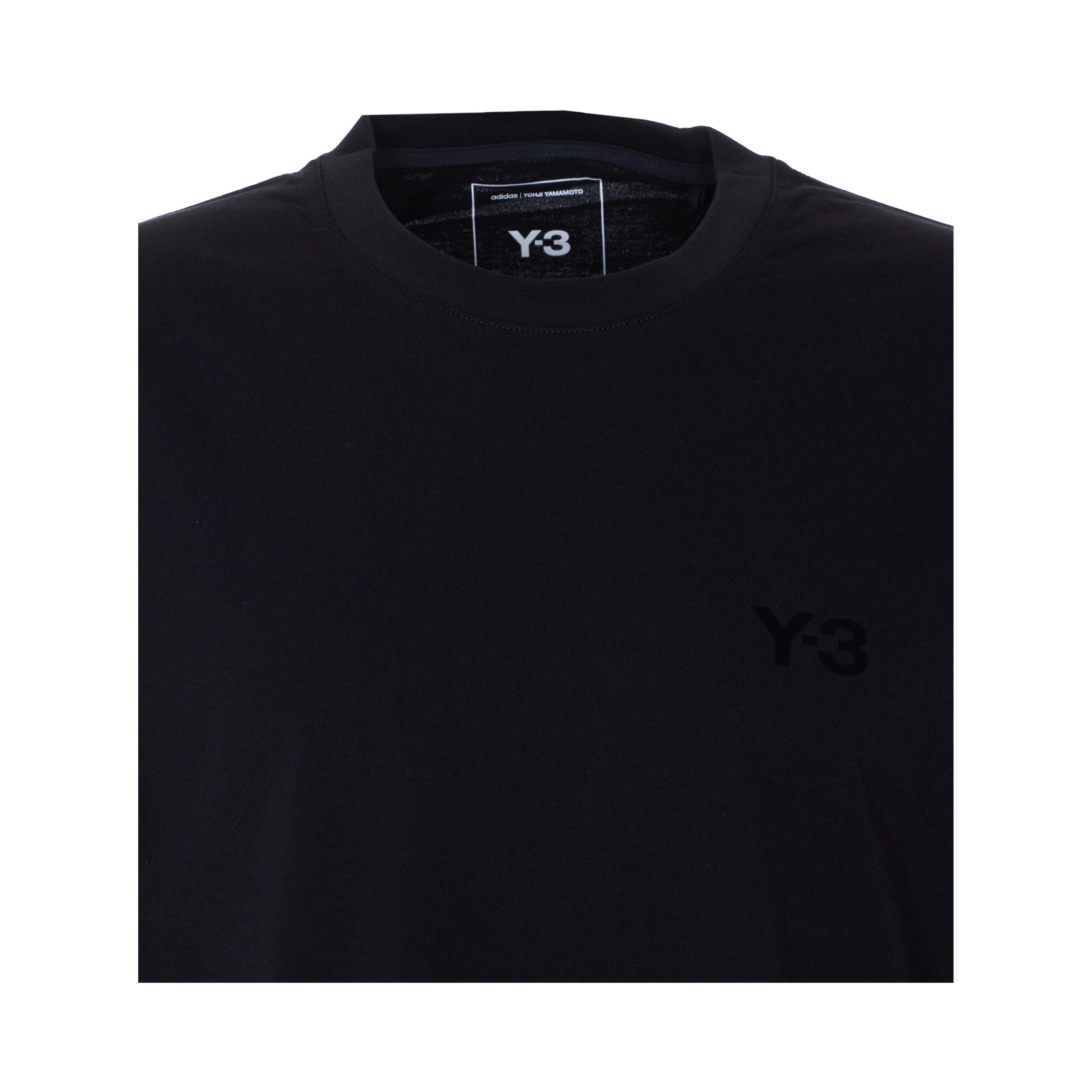 تيشيرتات وبولو سوداء من Y-3