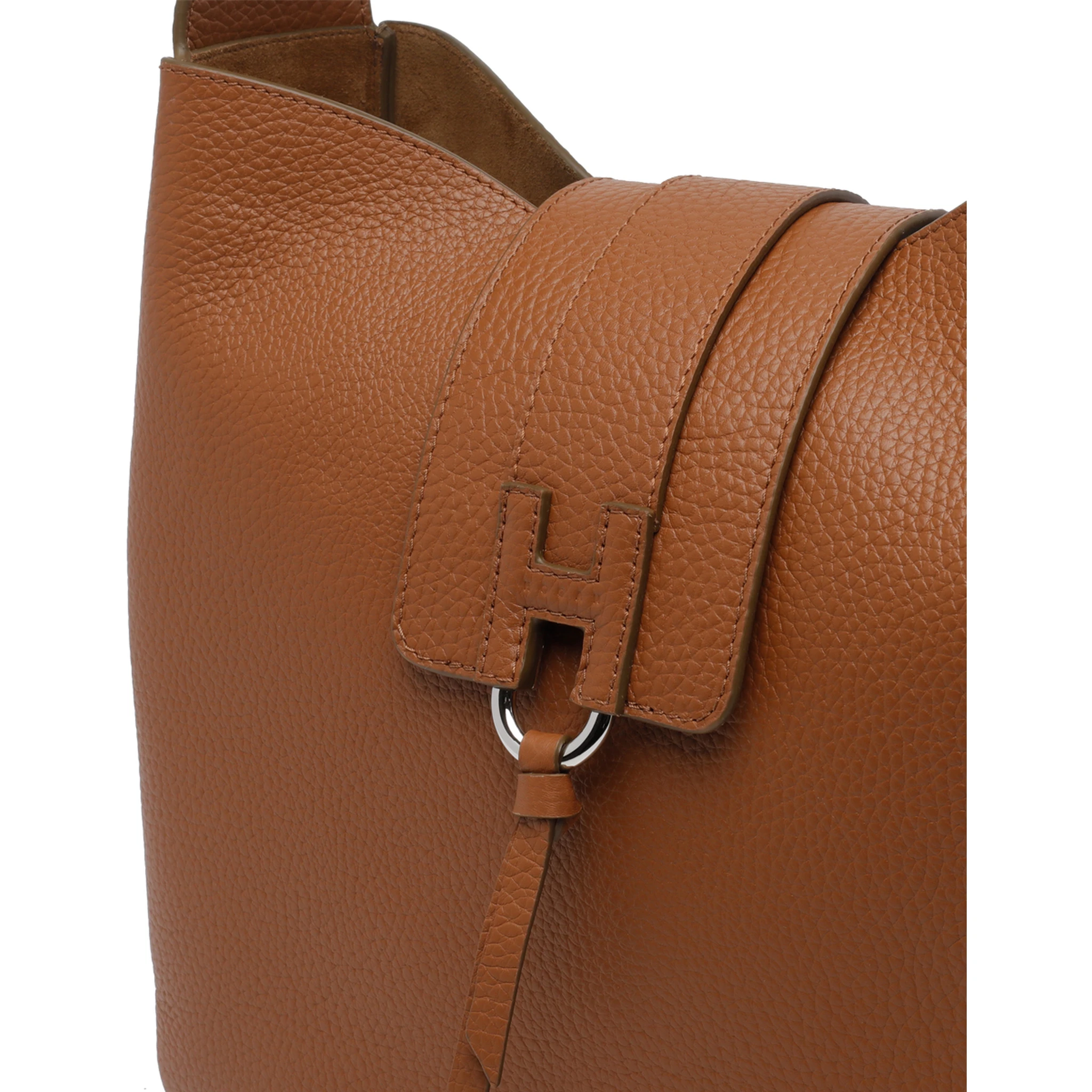 حقائب هوجان.. بني