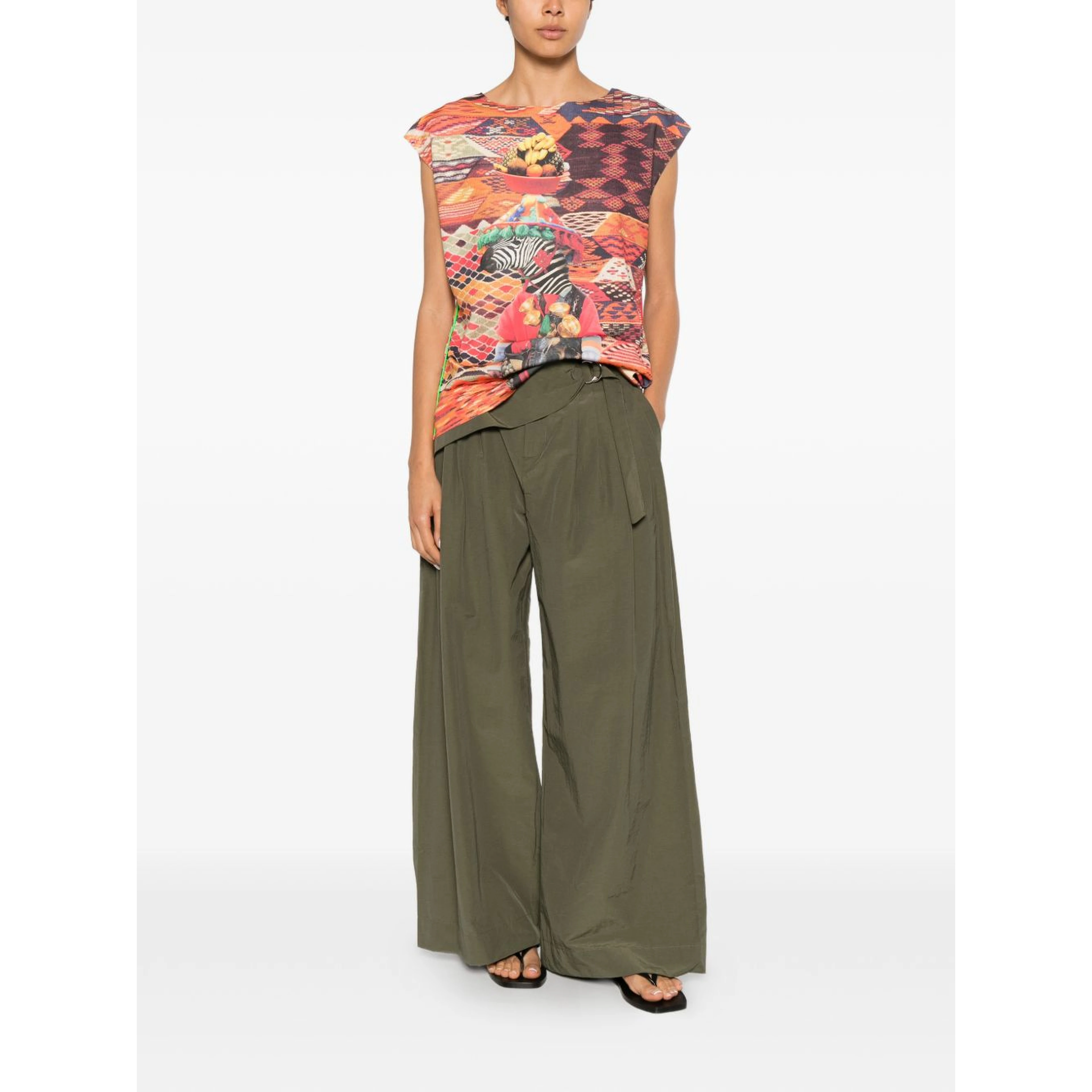 THE ARTISTYLIST Top