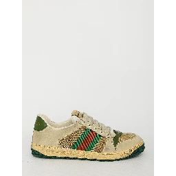 أحذية رياضية للفحص