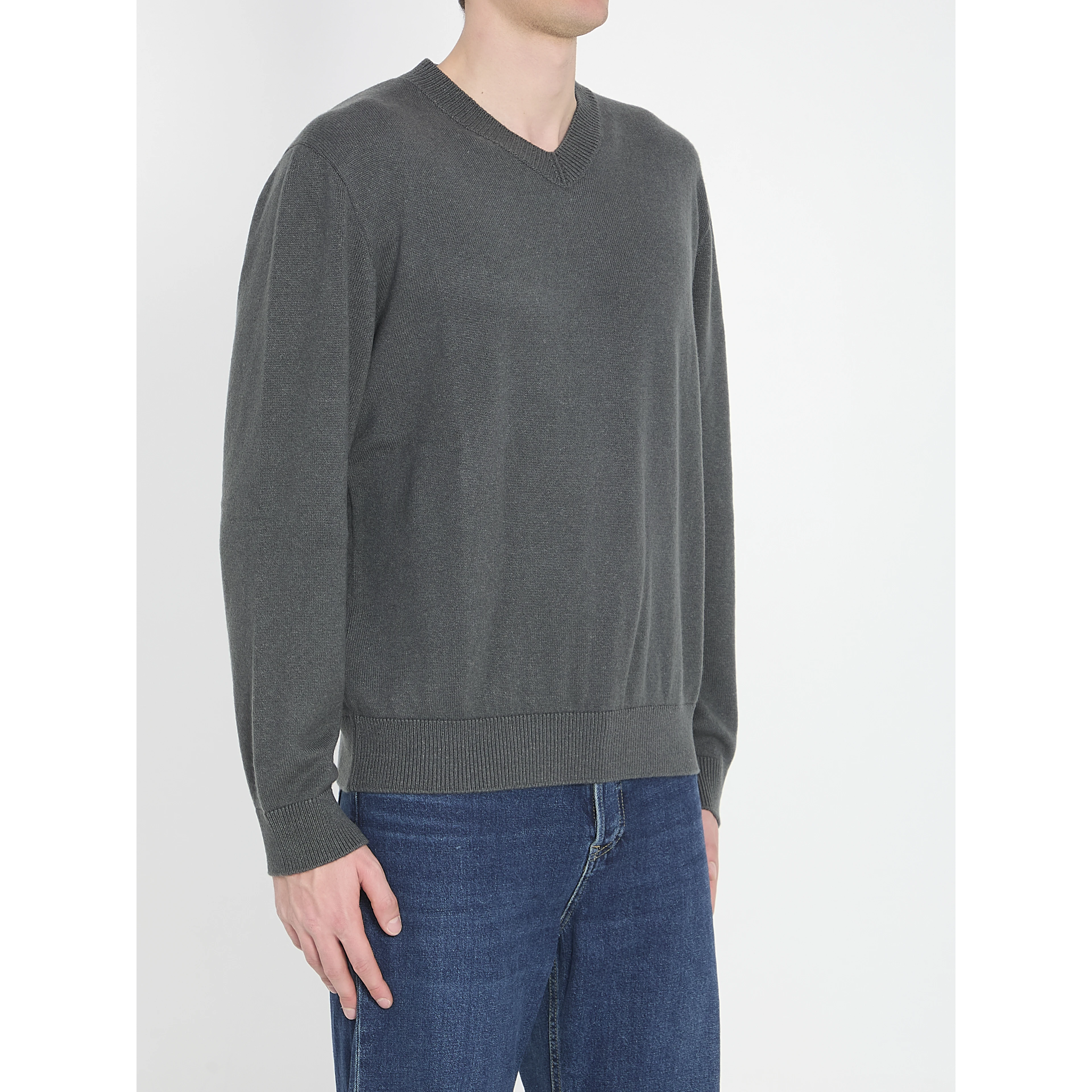 Mamphis sweater