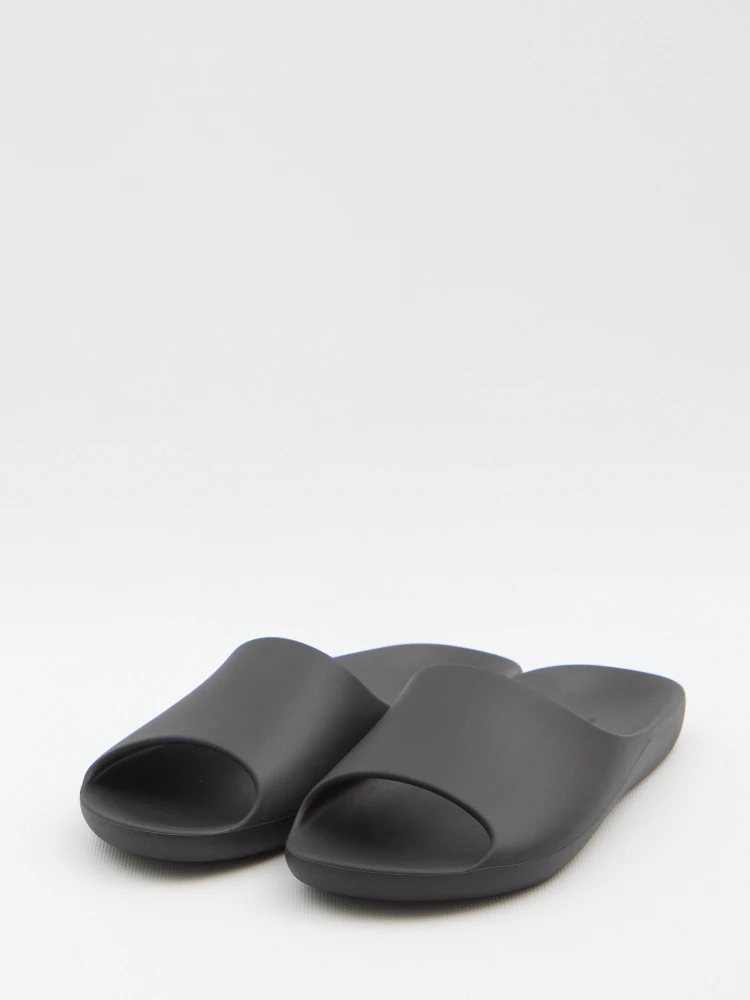 Ama slip-on in rubber alternative