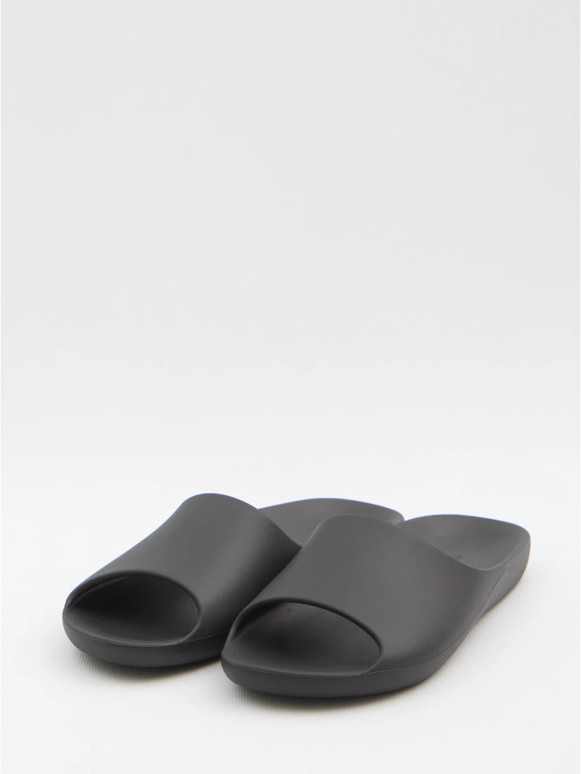 Ama slip-on in rubber