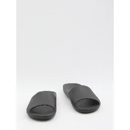 Ama slip-on in rubber