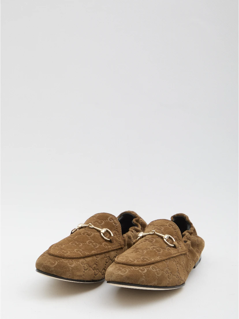 حذاء بدون كعب مزين بلجام حصان