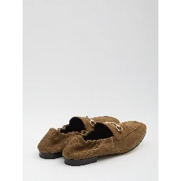 حذاء بدون كعب مزين بلجام حصان