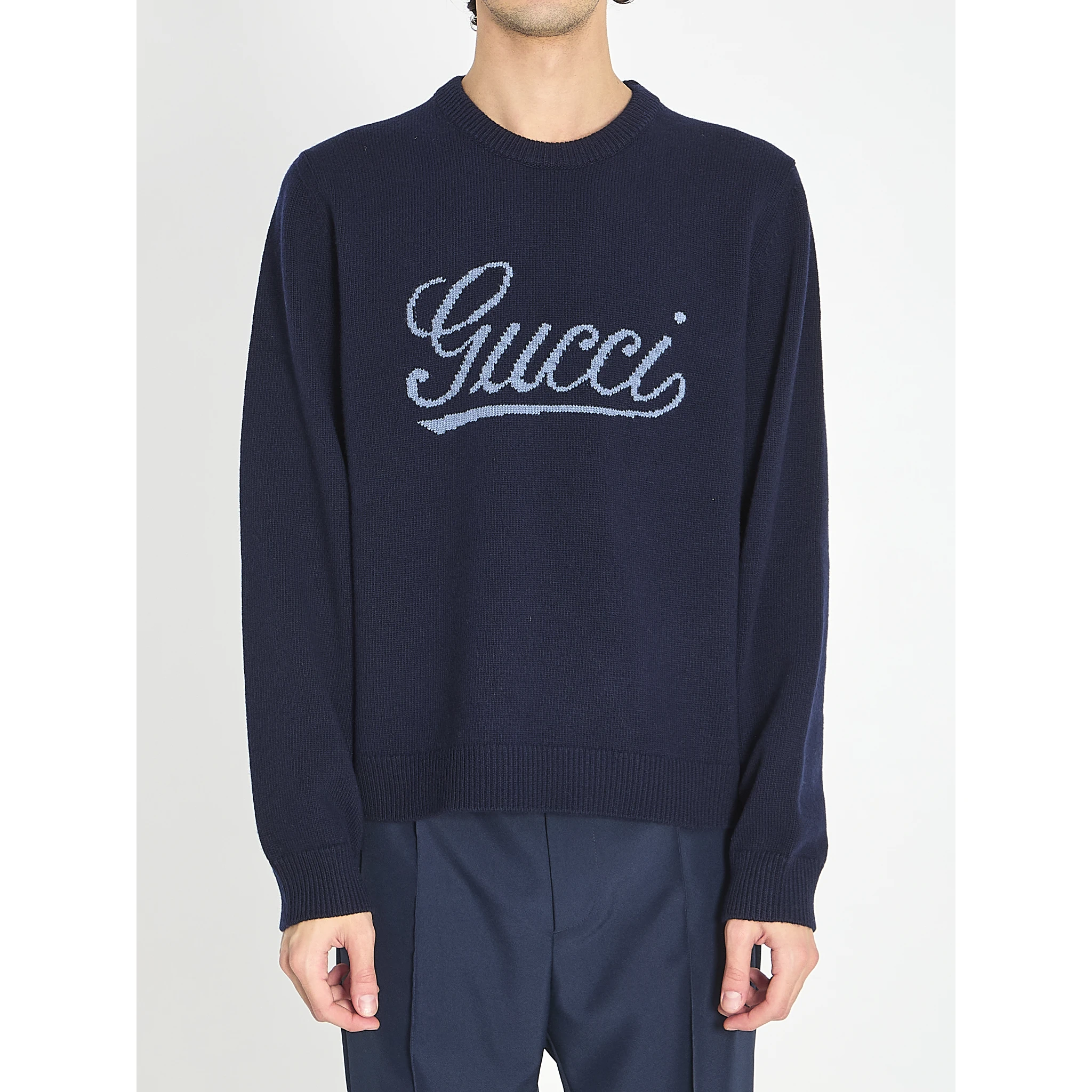 Wool craw neck sweater