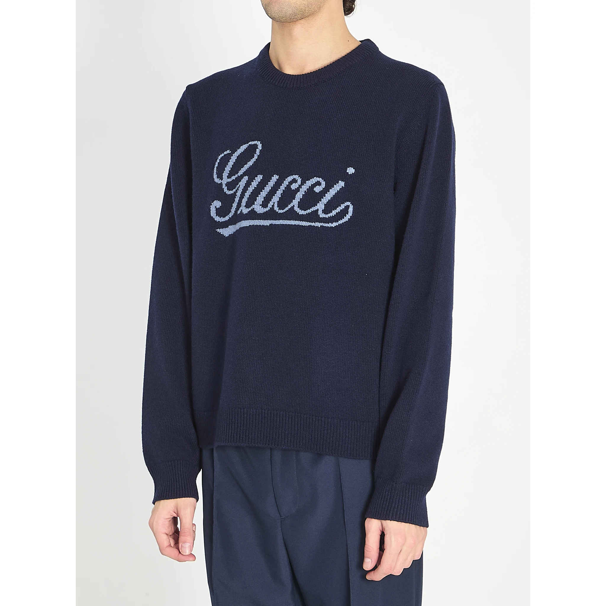 Wool craw neck sweater