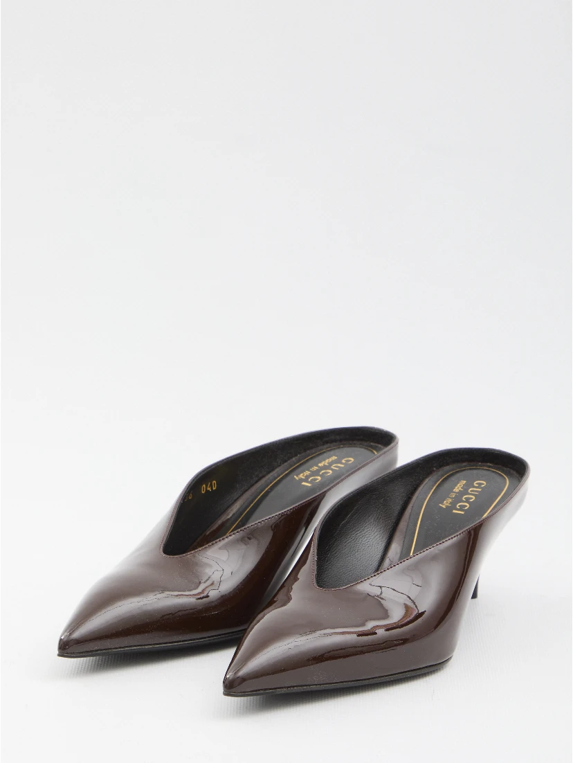 Sabot 97 in glossy patent leather