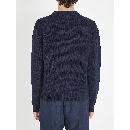 Wool craw neck sweater