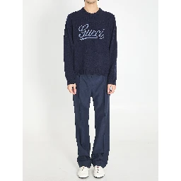 Wool craw neck sweater