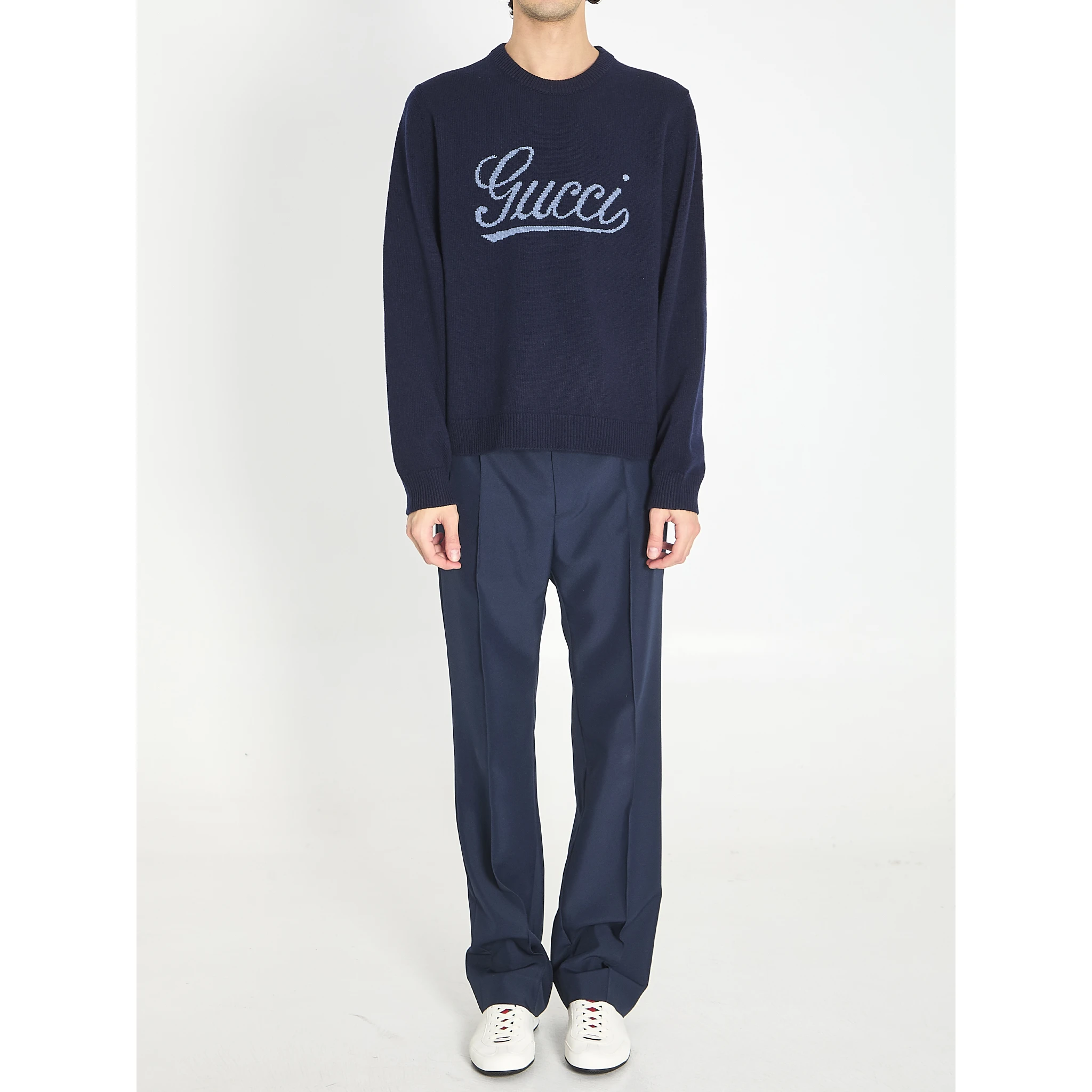 Wool craw neck sweater