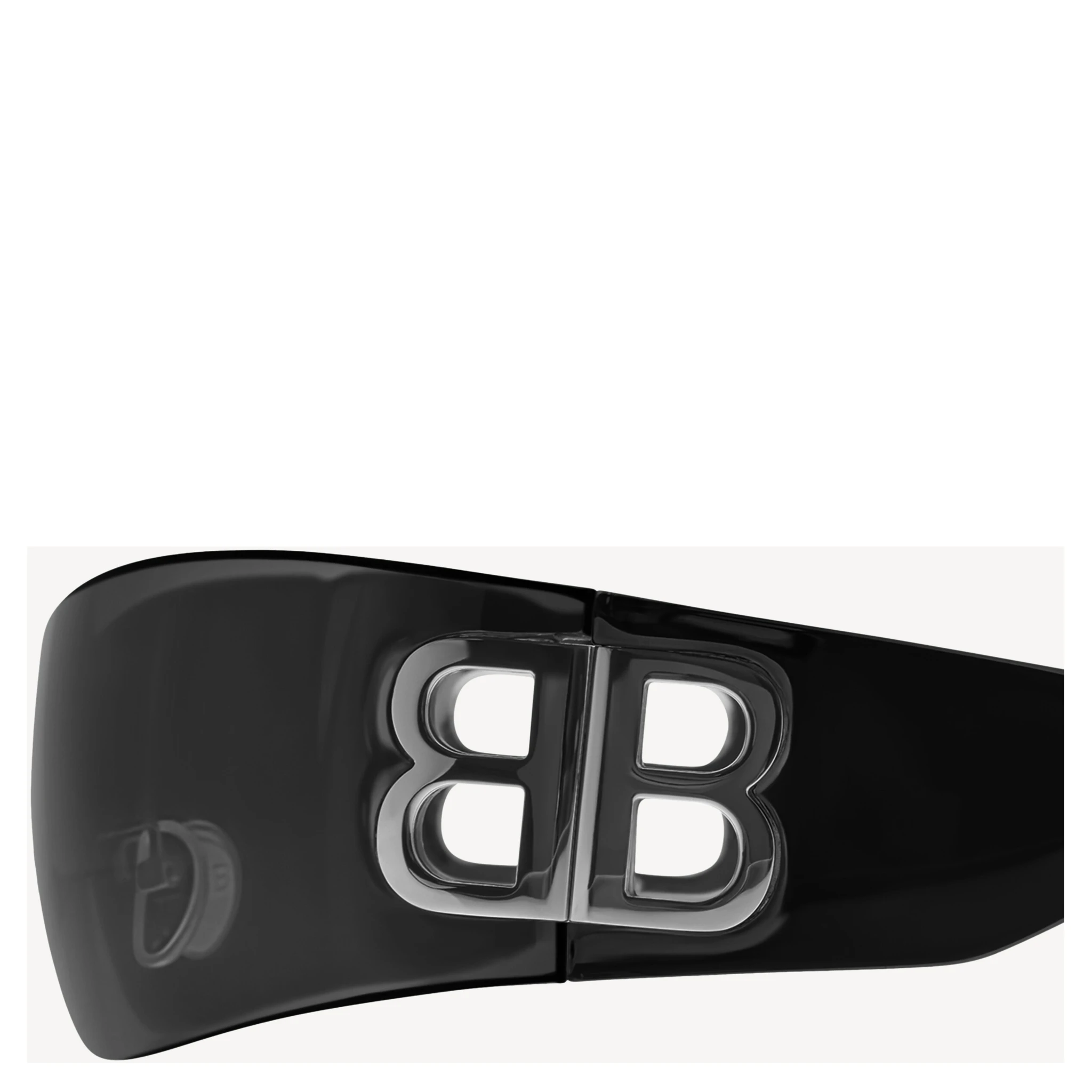 "Bossy Mask" sunglasses