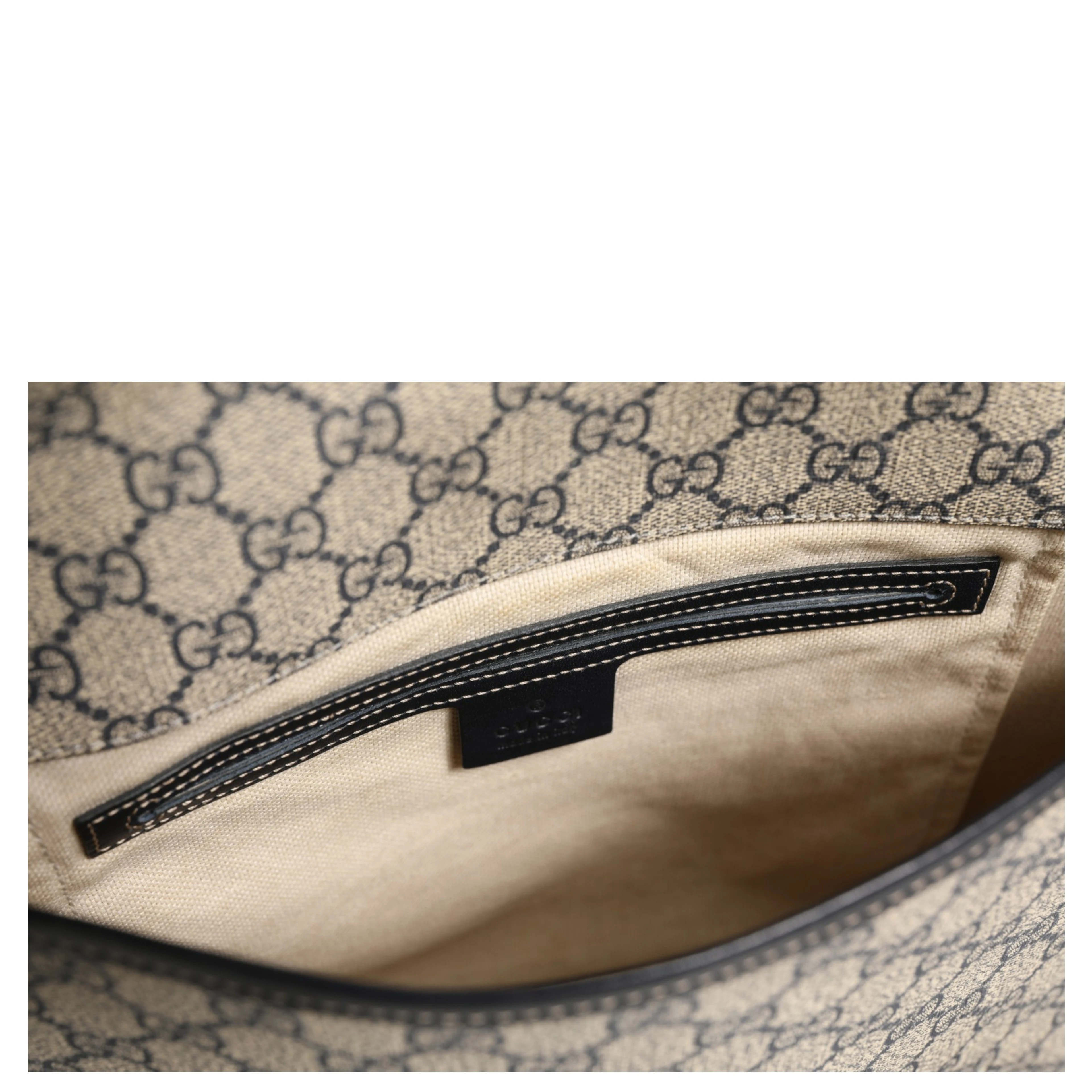 Gucci GG Supreme Messenger Bag