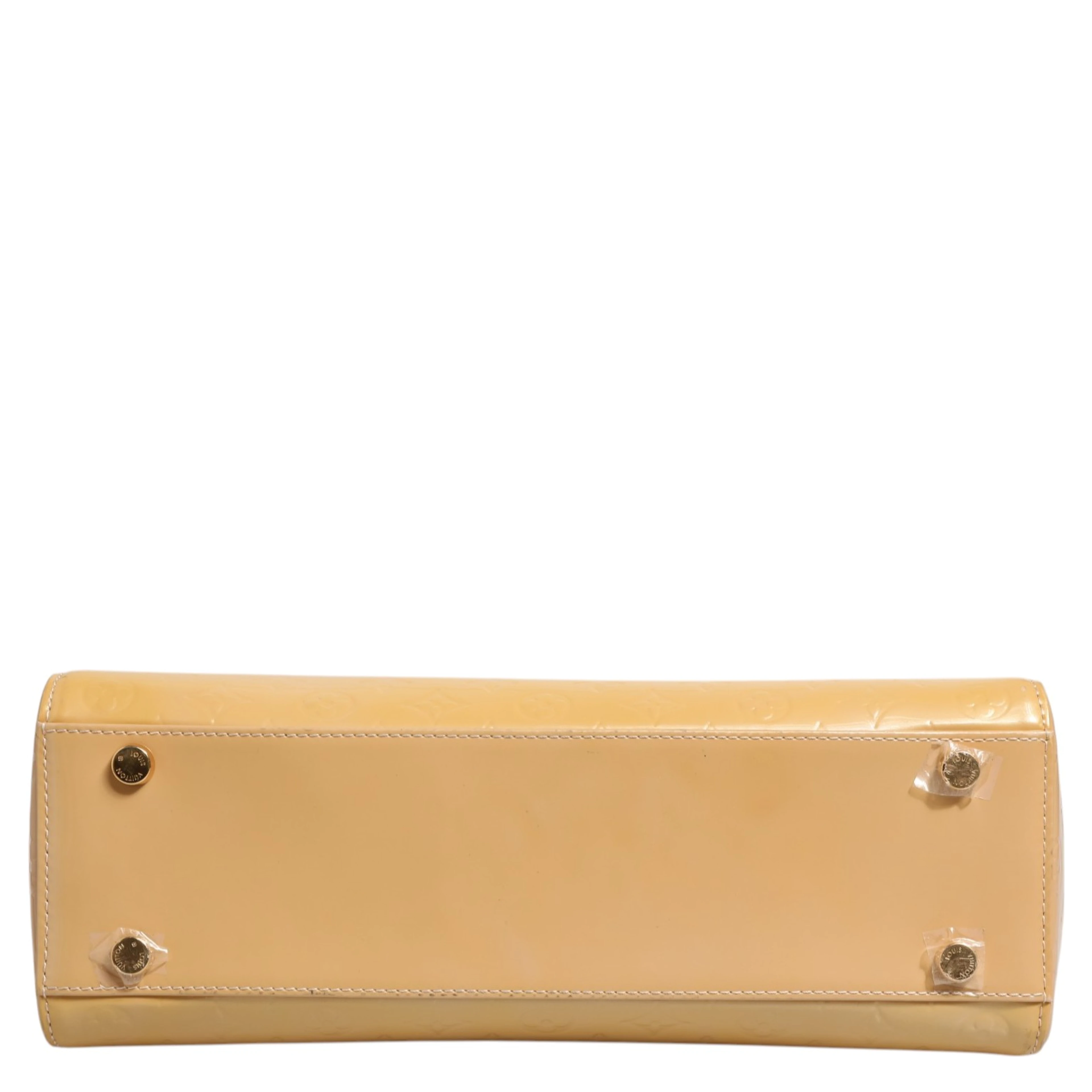 Monogram Vernis Brea MM Beige Poudre