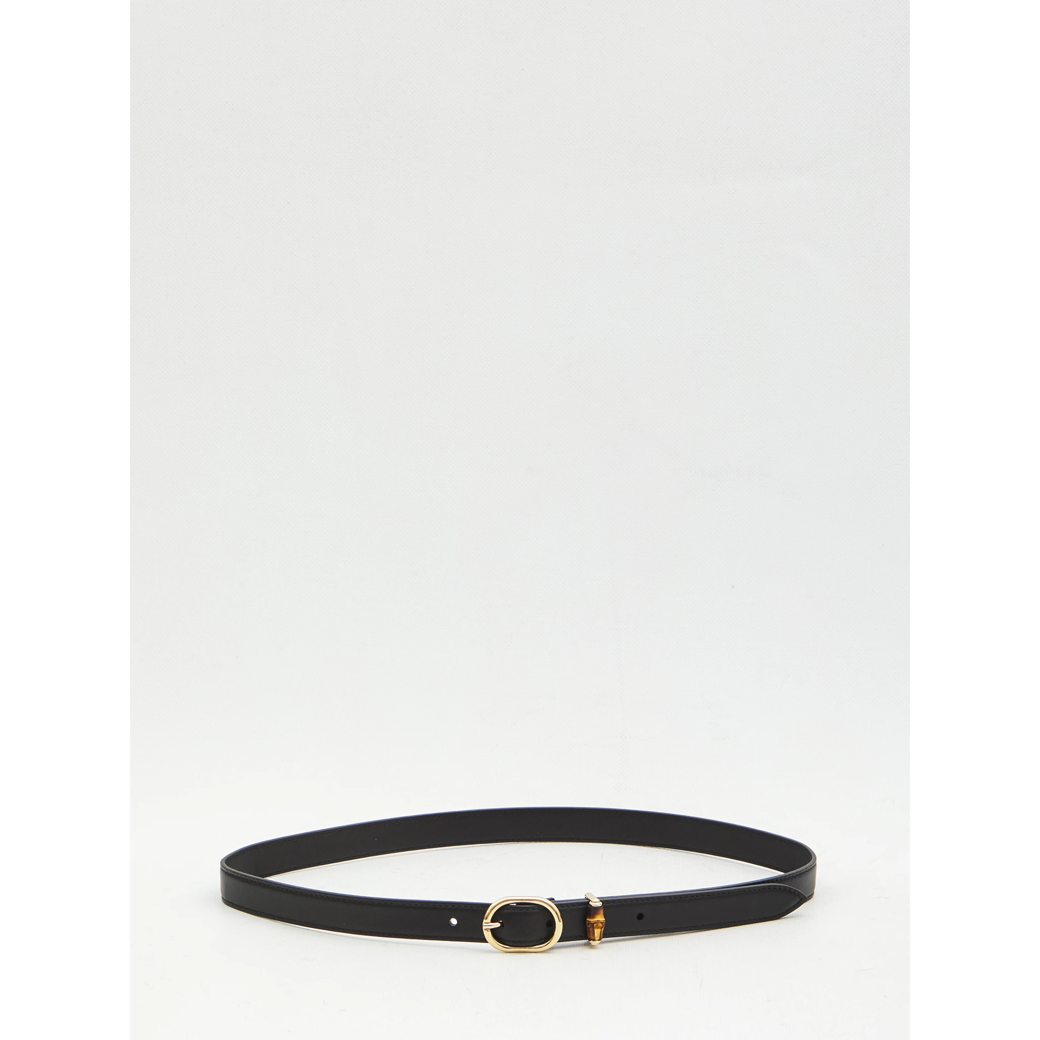 Skinny belt with oval buckle