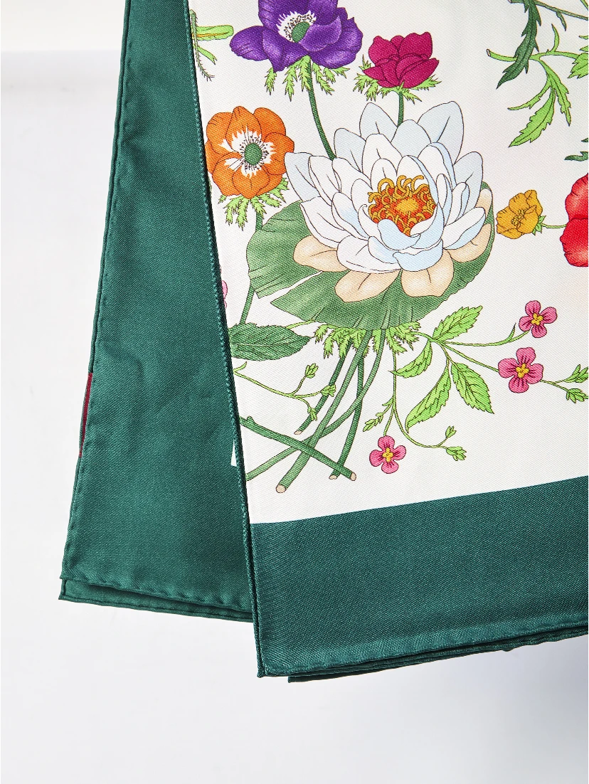 Flora print carré