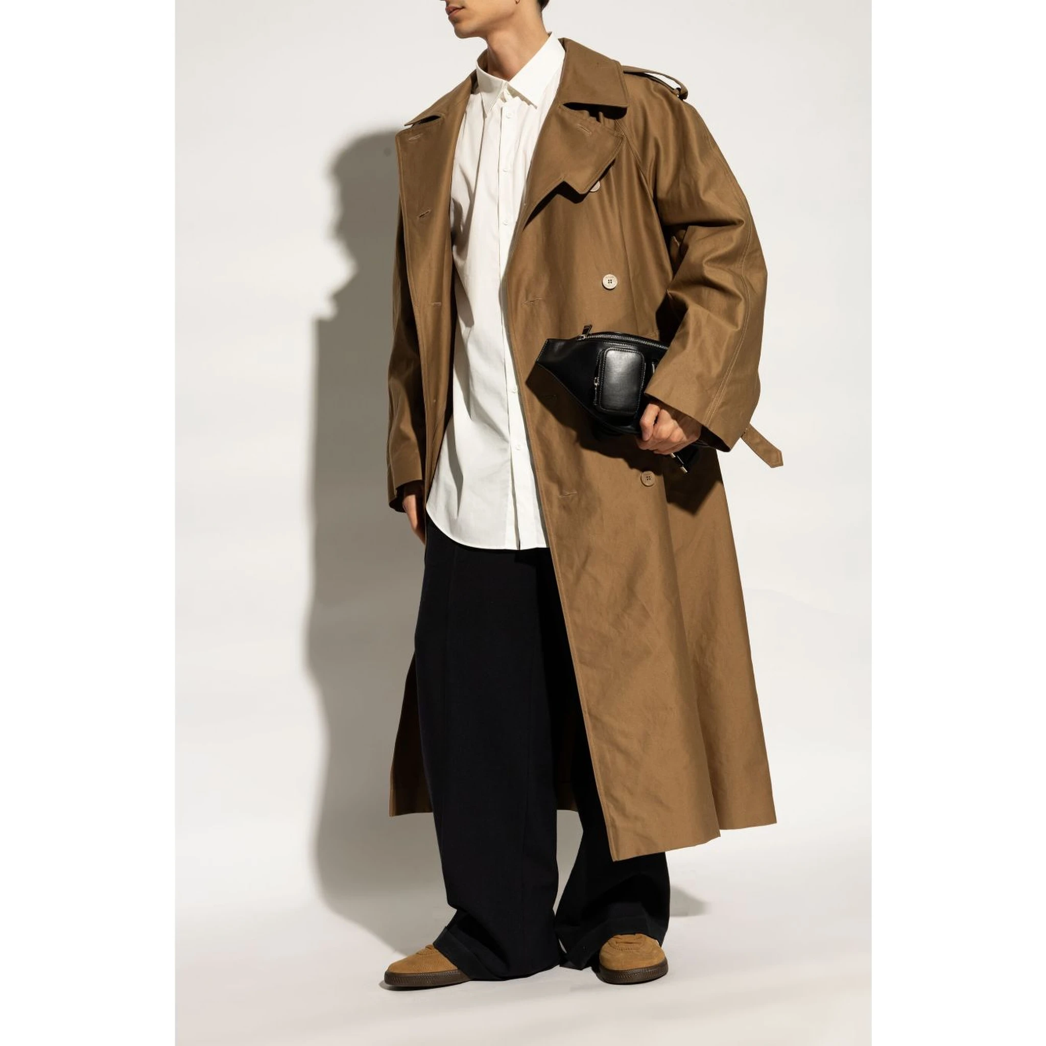 شاهد الأحذية الرياضية